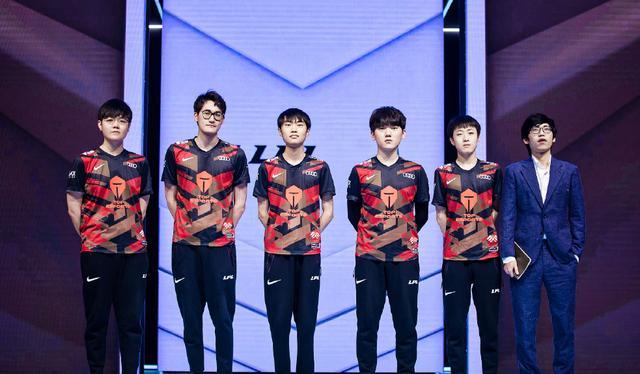 稳定的后防 稳定的后防